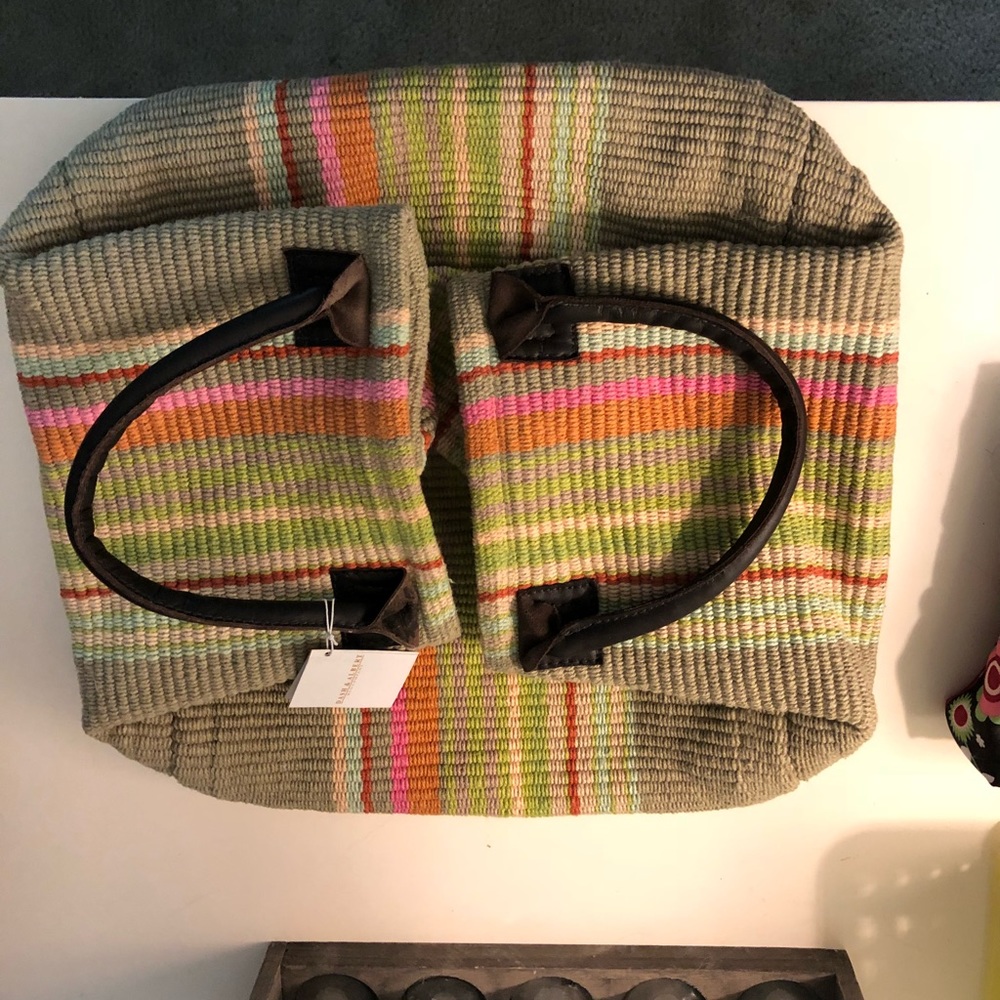 Striped medium bag.